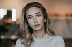 Ольга Шарій опублікувала фото з папугою у відповідь на новину про затримання її чоловіка