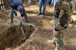 Правоохоронці провели ексгумацію виявлених тіл