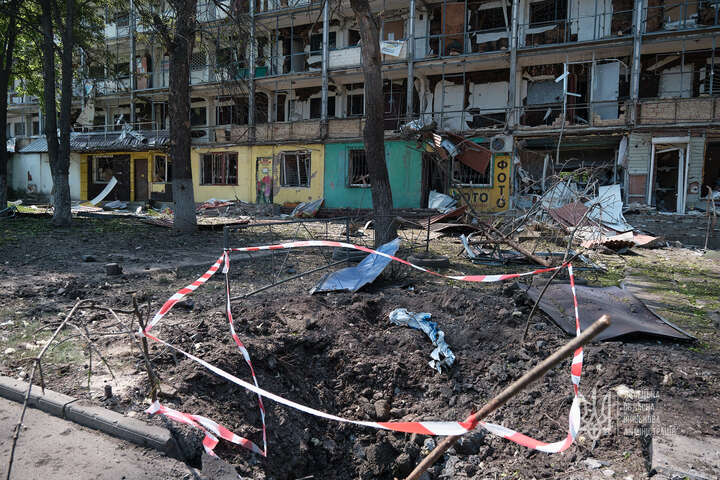 Авіаудар по Краматорську: зруйновано десятки будинків, дві школи (фото)