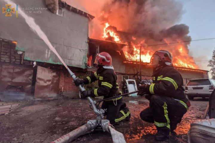 У Києві сталася потужна пожежа: усі подробиці (фото)