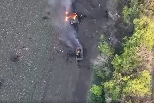 Українські десантники показали, як знищили ворожу техніку з екіпажем (відео)