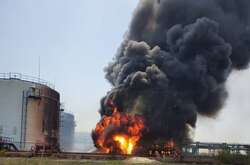 Росіяни обстріляли нафтопереробний завод у Лисичанську, є загроза вибуху