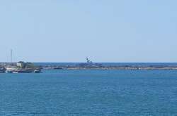 Вхід до Севастопольської бухти прикривають російські військові кораблі (фото)