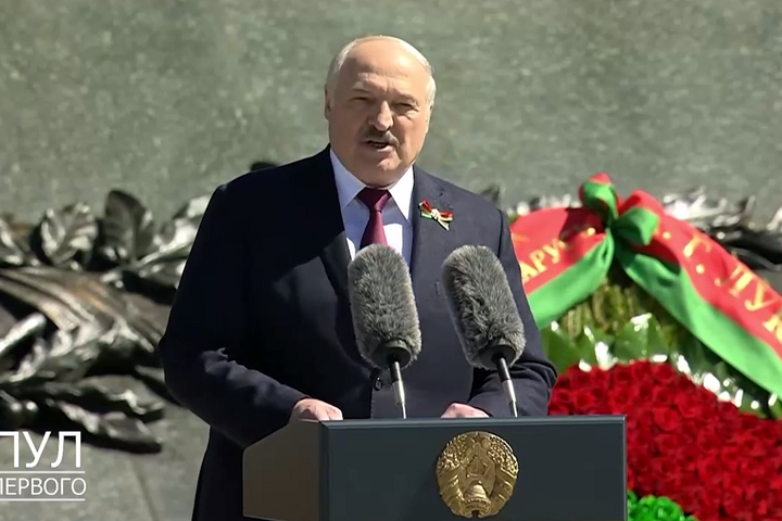 Лукашенко на 9 травня зробив заяву про участь Білорусі у війні (відео)