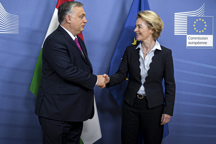 Нефтяное эмбарго: президент Еврокомиссии лично едет убеждать Орбана