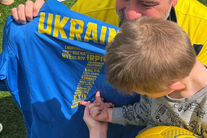 Збірна України змінила форму, щоб вшанувати жертв війни (фото)
