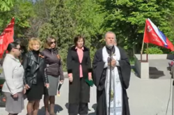 Поки в Україні від рук окупантів гинуть люди, священник разом з рашистами святкує 9 травня