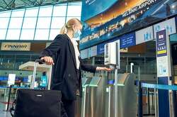 ЄС скасовує обов'язкове носіння масок у літаках та аеропортах