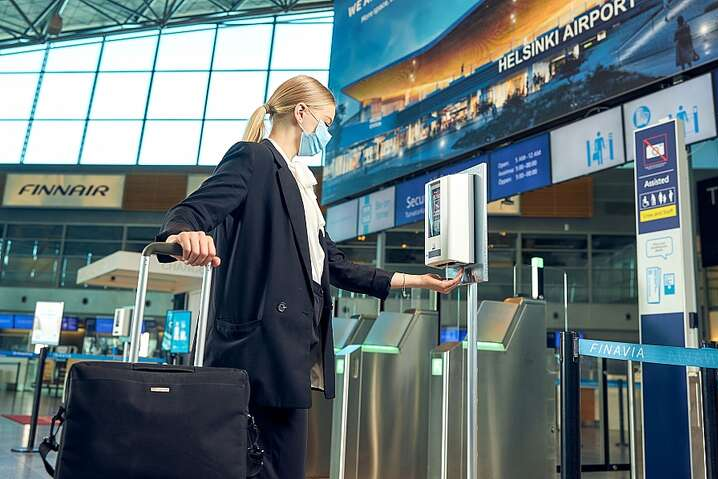 ЕС отменяет обязательное ношение масок в самолетах и аэропортах