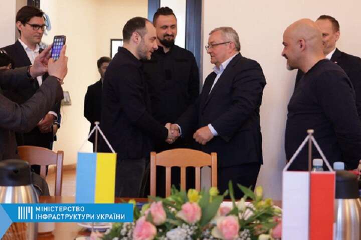 Україна домовилася з Польщею про покращення логістики на кордоні