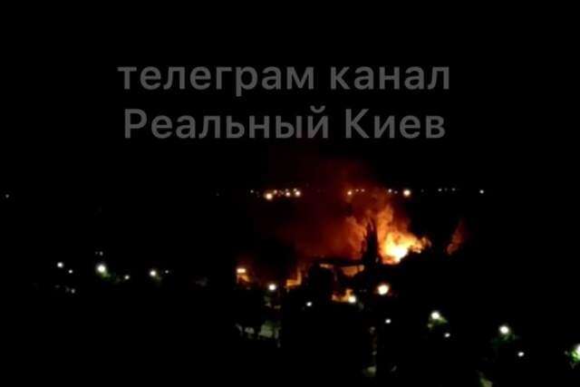 У Києві загорівся кінотеатр (фото, відео)