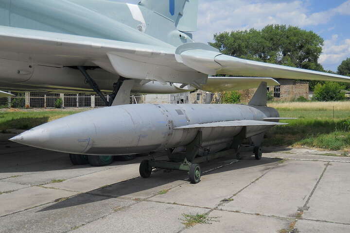 Рашисти б'ють застарілими ракетами Х-22: чим вони небезпечні для самих росіян (фото)