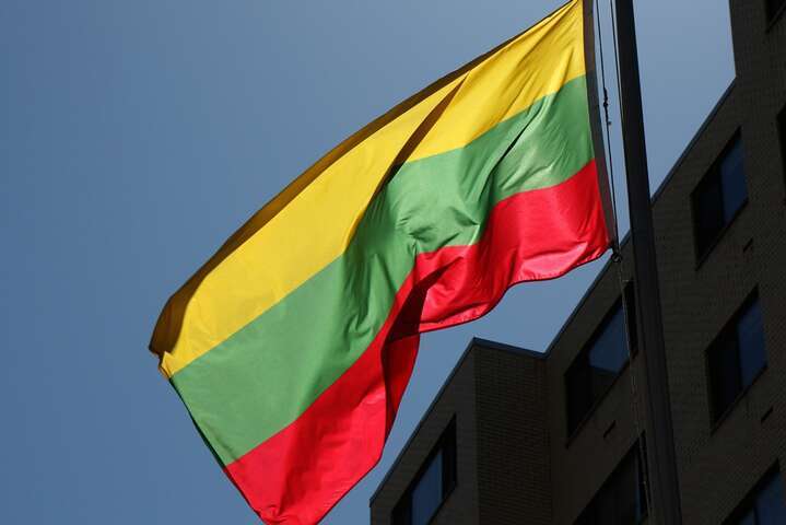 Литва відкликає посла в РФ та ліквідує консульство в Петербурзі