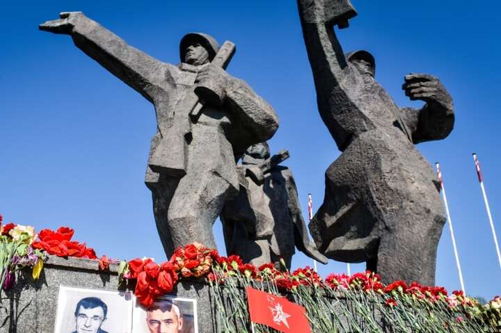 Влада Латвії дозволила зносити в країні радянські пам’ятки: Росія вже казиться