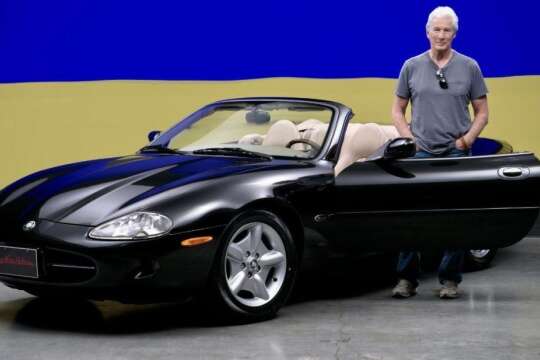 Голлівудський актор виставив на аукціон свій Jaguar, щоб допомогти українцям