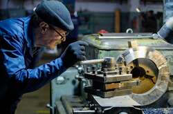 Виробництво довелося евакуювати до більш безпечного місця. Переїхала майже половина колективу