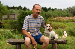 Роздягали і били струмом. Староста села на Херсонщині розповів про катування у полоні