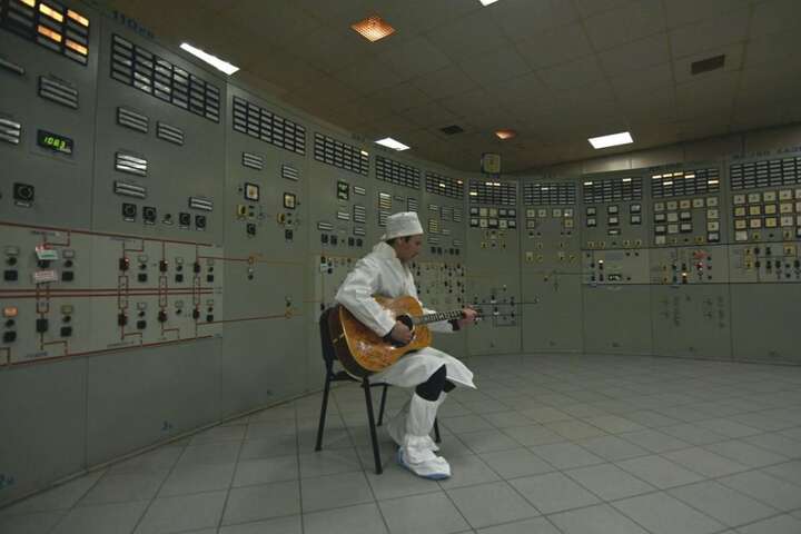 Вакарчук:&nbsp;Кажется, это первое в истории музыкальное выступление на ЧАЭС - Впервые в истории. Вакарчук спел на Чернобыльской атомной станции