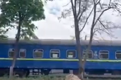 «Укрзалізниця» надасть спальні вагони мешканцям Ірпеня, які втратили житло (відео)