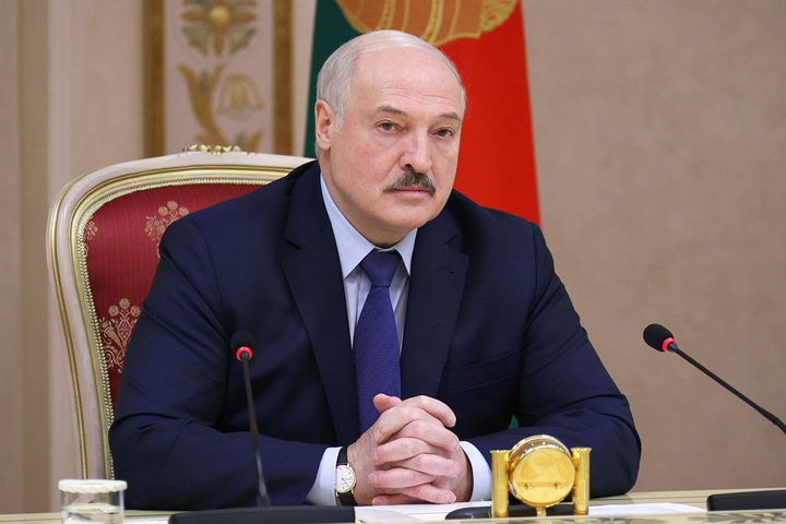 Британская разведка рассказала, почему Лукашенко избегает прямого участия в войне
