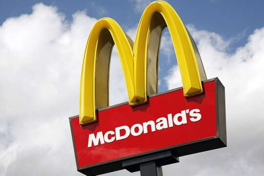 McDonald’s повністю йде з Росії і продає бізнес: заява компанії