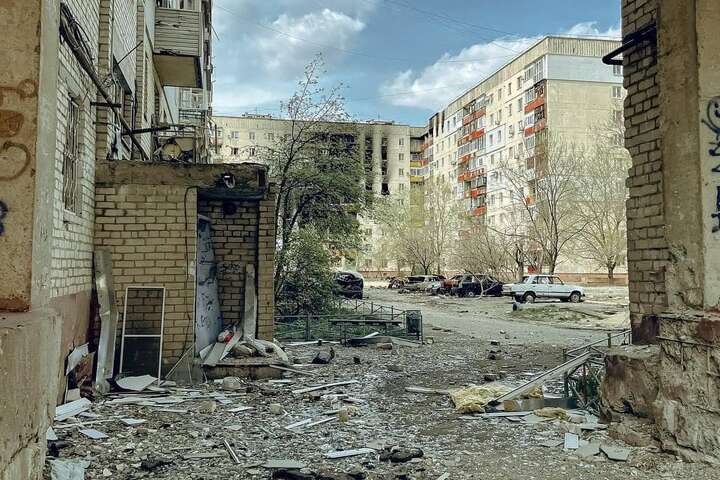 Рашисти безупинно гатять по Сєвєродонецьку: підрахувати загиблих неможливо