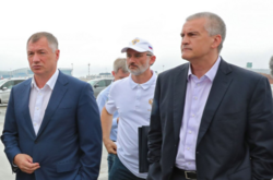  Керівник окупаційної адміністрації Криму Сергій Аксьонов хоче допомогти херсонцям пережити «дискомфорт» 