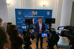 Міський голова Житомира Сергій Сухомлин заявив, що&nbsp;<span>російській мові в українській школі не місце.</span>