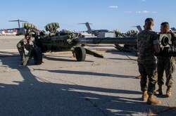 Українські військові отримають від США гаубиці з боєприпасами