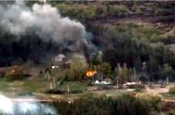 Десантники знищили ворожий склад з боєприпасами та багато техніки