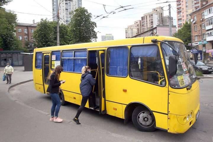 Проїзд у маршрутках Києва різко подорожчає вже цієї суботи 