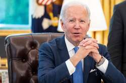 Президент Джо Байден надає Україні фінансову та військову допомогу