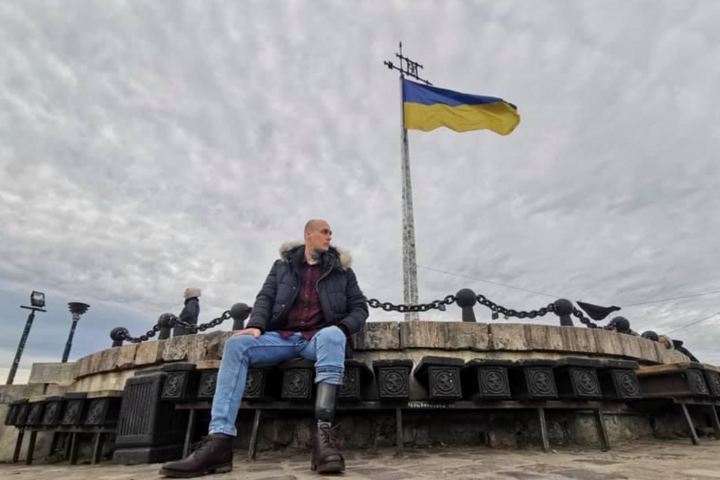 Воював на Донбасі, втратив ногу, але знову у строю. Історія добровольця із Молдови