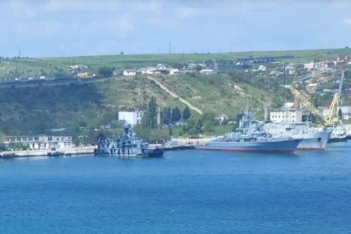 Россия вывела корабли с крылатыми ракетами типа «Калибр» в Черное море (фото)