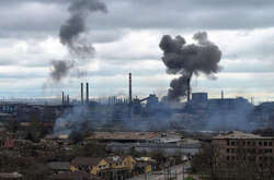 На сегодняшний день с территории завода вывезены все гражданские, медики, раненые