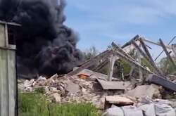 Ким показал последствия ракетного удара по строительной базе в Николаеве (видео)