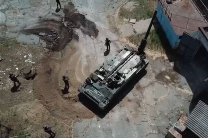 Російська пропаганда працює на Україну. Наші захисники знищили ворожий «Піон» (фото)