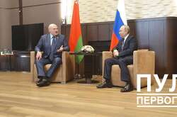Лукашенко знову прилетів до Путіна, щоб підтримати того у боротьбі із санкціями і викупатися у Чорному морі