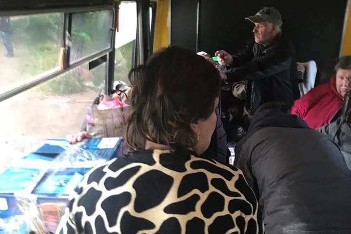 На Луганщині окупанти обстріляли евакуаційний автобус