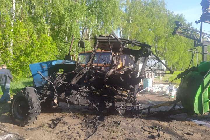 На Чернігівщині тракторист підірвався на вибуховому пристрої (фото)