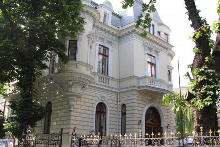 Румунка поскаржилася у прокуратуру на «Русскій дом» в Бухаресті