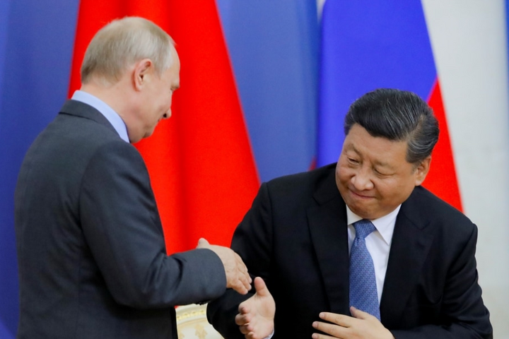 «Чорна п’ятниця» від Путіна. Як Китай скуповує Росію