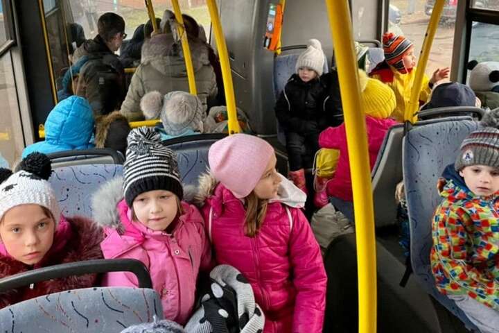 Росія викрала щонайменше 230 тисяч українських дітей 