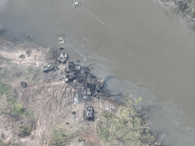 Несмотря на огромные потери, россияне не оставляют попыток форсирования реки - Вооруженные силы уничтожили около 400 россиян на переправе через Северский Донец, – СМИ