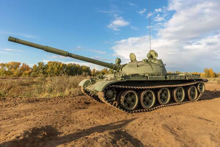 Россия перебросила в Украину старинные танки, – разведка Британии