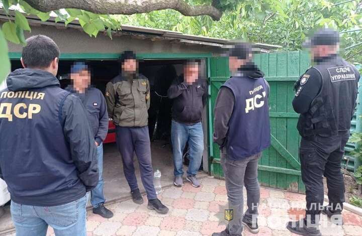 Чоловіків переправляли за кордон на човні - Поліція затримала ділків, які під Одесою «сплавляли» чоловіків за кордон