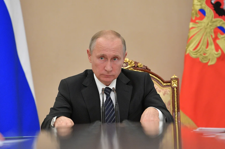 Путін дозволив підданим віддавати іноземні борги рублями