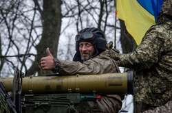 Українські військові не припиняють давати відсіч російським зайдам