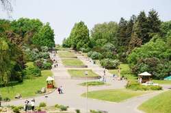 Ботсад будет работать для посетителей в мае – августе с 8:30 до 21:00, в сентябре – апреле с 8:00 до наступления сумерек