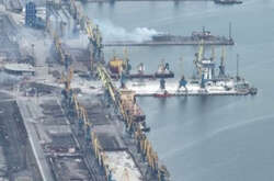 Російські окупанти вивозять з Маріуполя метал